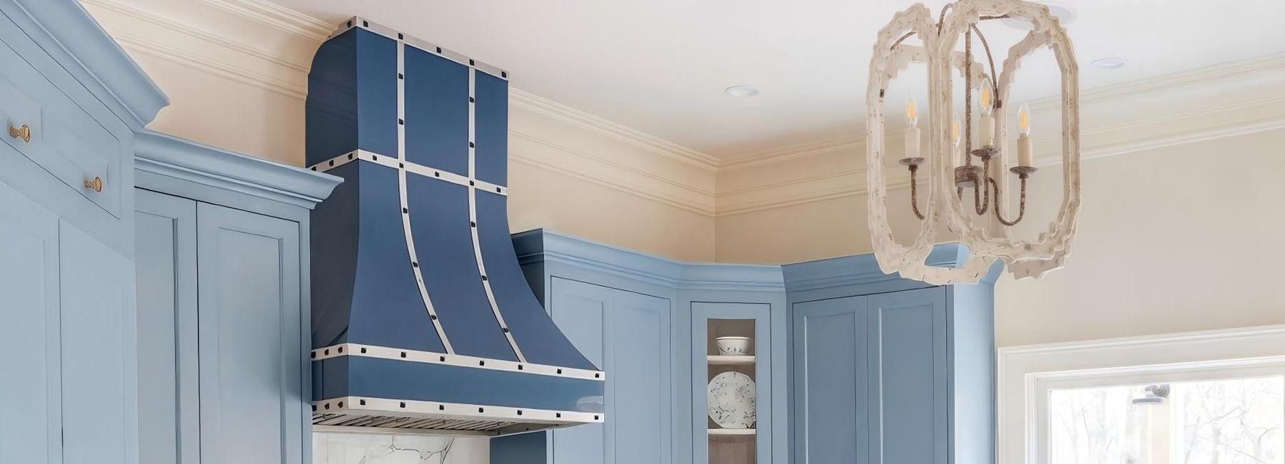 Discover 7 inspiring range hood kitchen ideas, from bold statement hoods to elegant custom metal designs, to transform your kitchen into a stylish focal point.