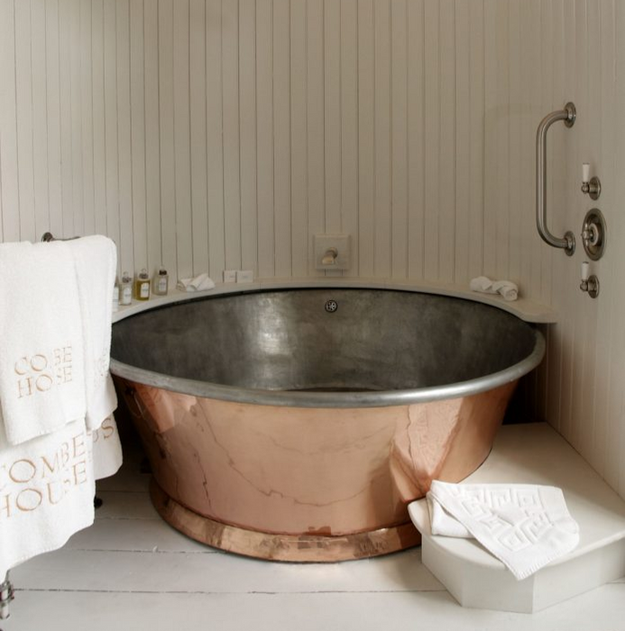 Handcraft Custom Copper Pedestal Tub for Morgan
